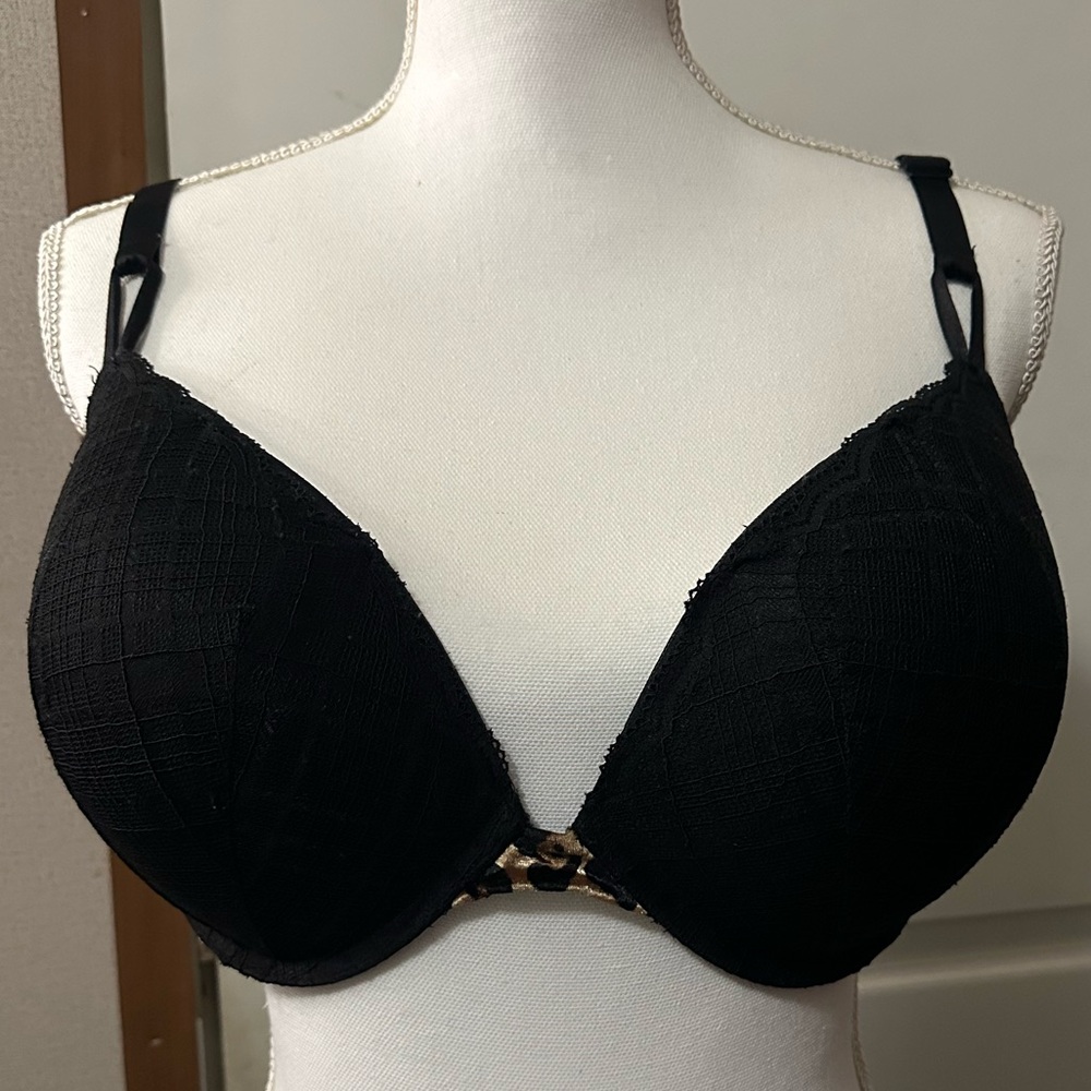 Victoria’s Secret Lace Extra Push-Up Bra